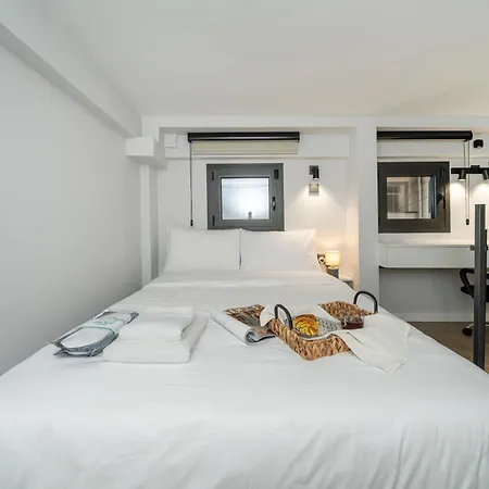 New Luxury In The Historic Center Апартаменты *