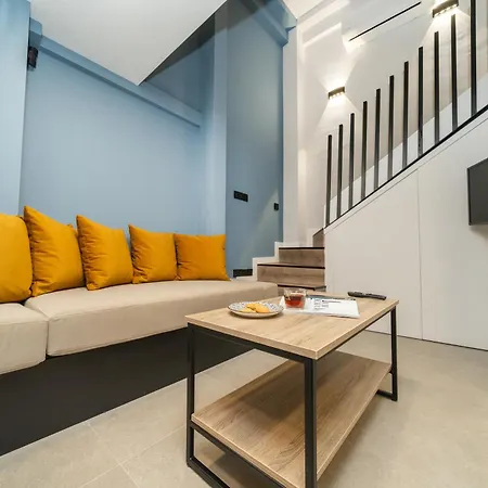 New Luxury In The Historic Center Лимасол