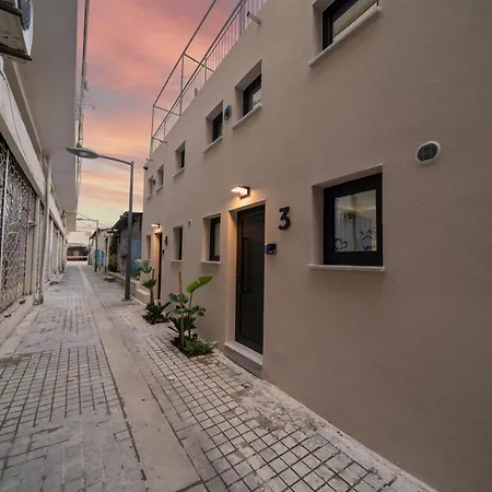 New Luxury In The Historic Center * Лимасол